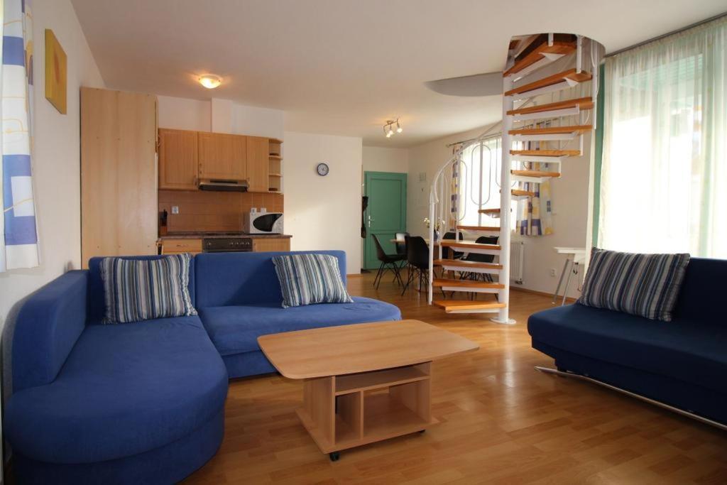 Bakarloko Lipno Apartments リプノ・ナト・ヴルタヴォウ エクステリア 写真