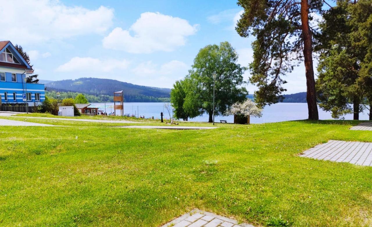 Bakarloko Lipno Apartments リプノ・ナト・ヴルタヴォウ エクステリア 写真